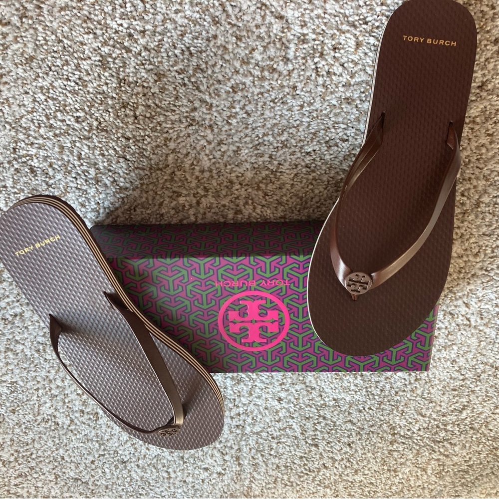 Tory Burch Chocolate Minnie Flip Flop NEW with box